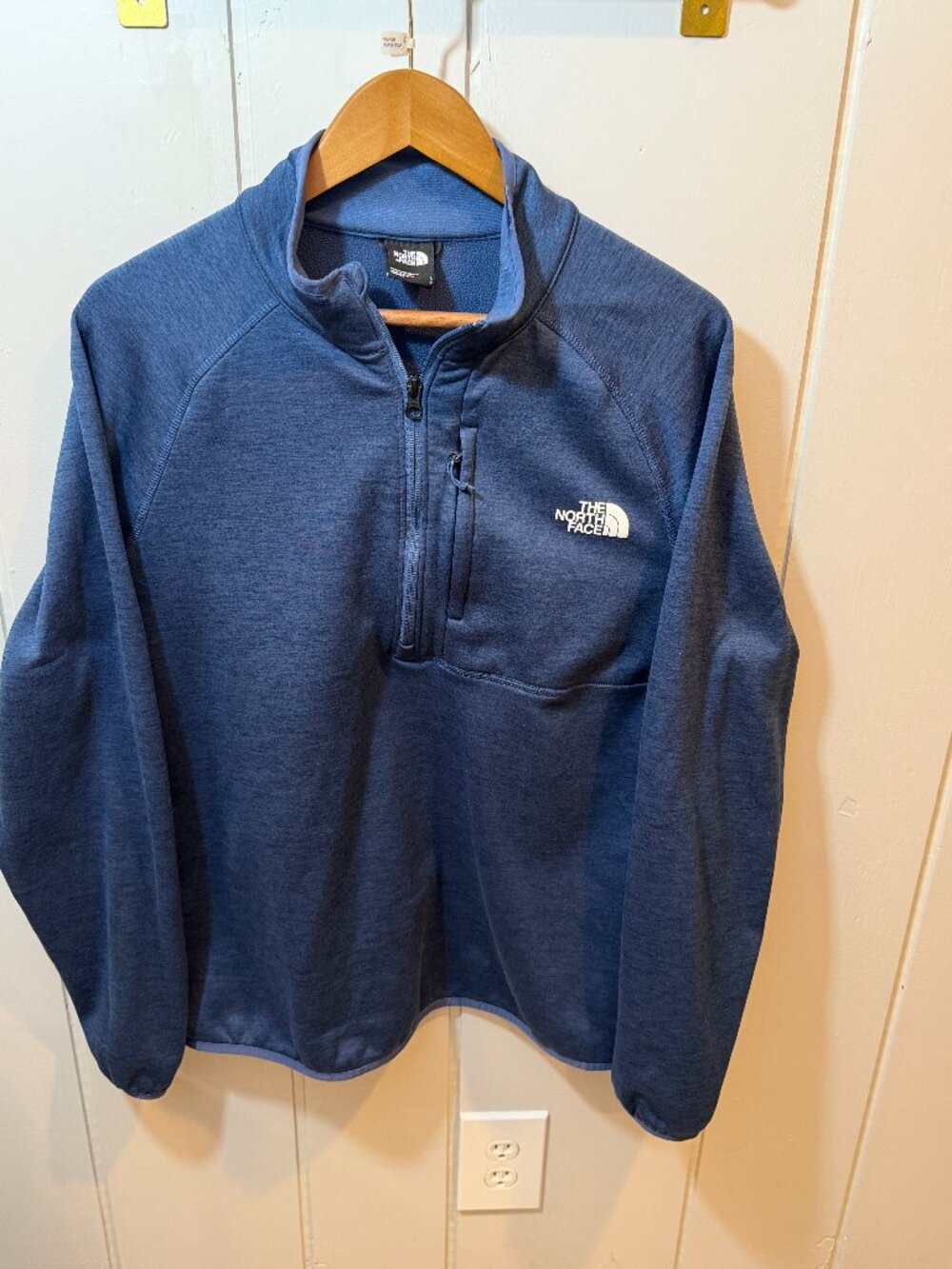 The North Face Men's Blue 1/4 Zip Performance Fleece Pullover Size L